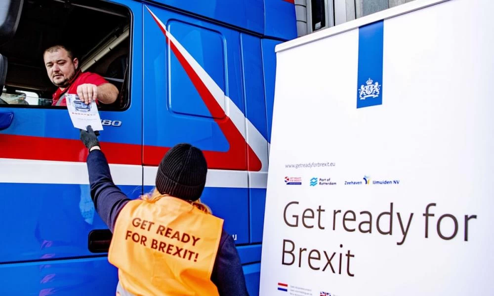 Brexit: Πιέζουν οι Βρυξέλλες για εμπορική συμφωνία εντός Σαββατοκύριακου